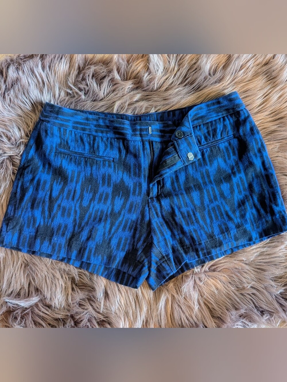 GAP Blue and Black Akat Patterned Women’s Shorts - Size 6